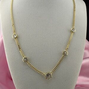 Elegant Gold Flower Necklace